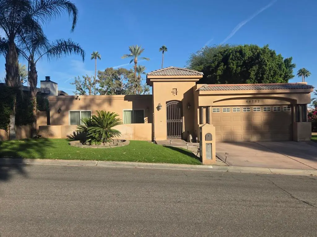 Single Family Residence for rent at 44732 Elkhorn Trail, Indian Wells, CA featuring 3 beds and 3 baths