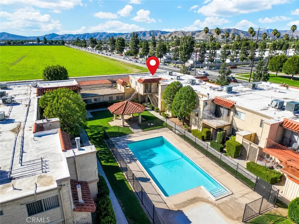 Condominium for sale at 2463 W Acacia Avenue, Hemet, CA featuring 2 beds and 1 bath