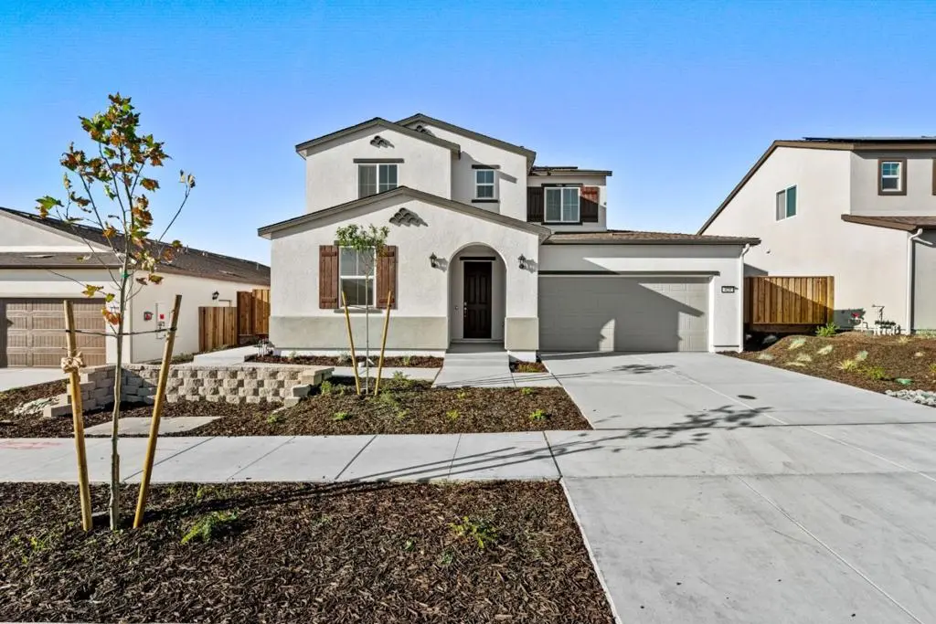 Residential Lease for rent at , Hollister, CA featuring 5 beds and 4 baths