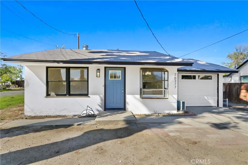 Single Family Residence for sale at 26377 Girard, Hemet, CA featuring 2 beds and 1 bath