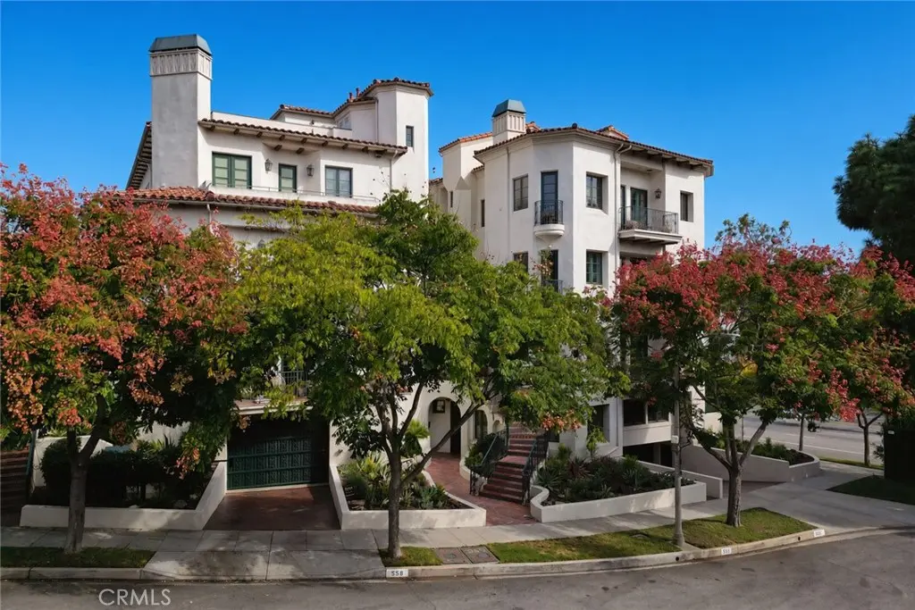 Condominium for sale at 558 Hillgreen, Beverly Hills, CA featuring 3 beds and 4 baths