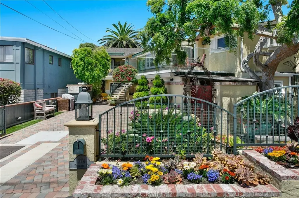 Residential Lease for rent at 274 Diamond Street 2, Laguna Beach, Orange County, CA featuring 2 beds and 2 baths