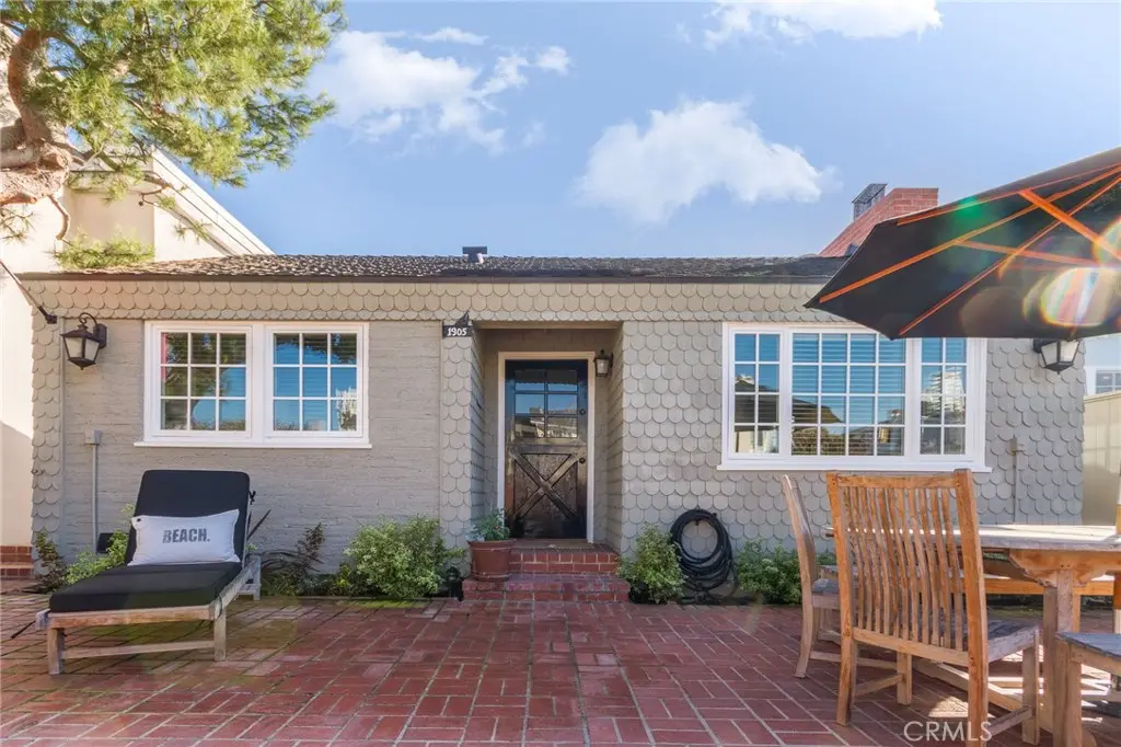 Single Family Residence for rent at 1905 E Balboa Boulevard, Newport Beach, CA featuring 3 beds and 2 baths