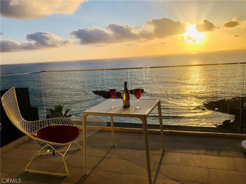 Condominium for rent at 31755 Coast 305, Laguna Beach, CA featuring 2 beds and 2 baths