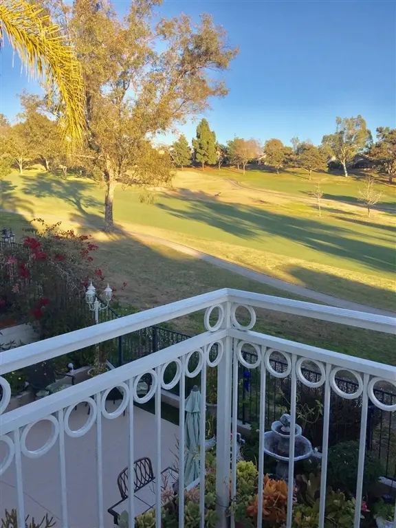 Single Family Residence for rent at 1418 Portofino Drive, Vista, CA featuring 3 beds and 3 baths