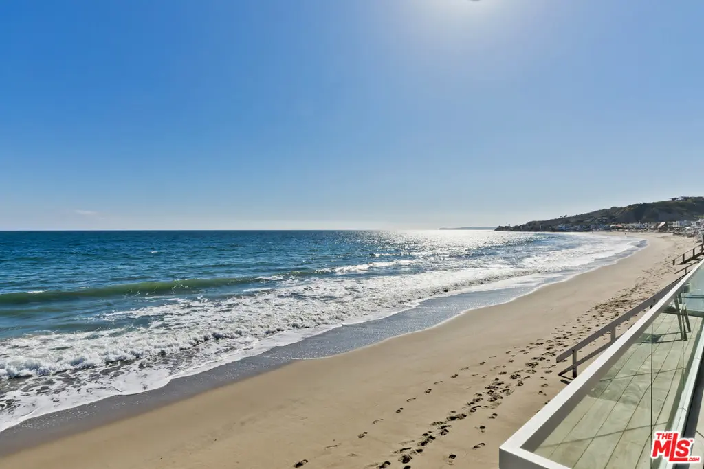 Single Family Residence for rent at 23626 Malibu Colony Road 53, Malibu, CA featuring 3 beds and 3 baths