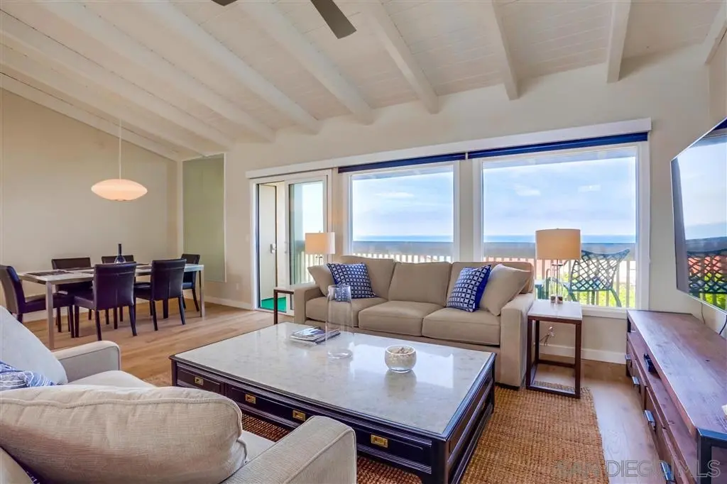 Residential Lease for rent at 429 S Sierra Ave 331, Solana Beach, San Diego County, CA featuring 2 beds and 3 baths