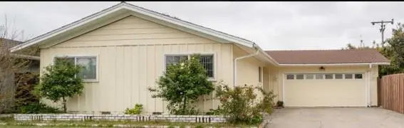 Residential Lease for rent at , Salinas, CA featuring 5 beds and 2 baths