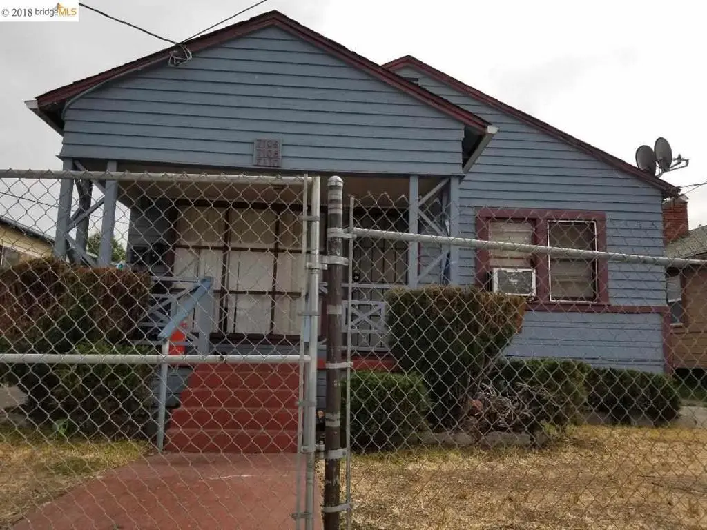 Triplex for sale at 7106 Lockwood St, Oakland, CA
