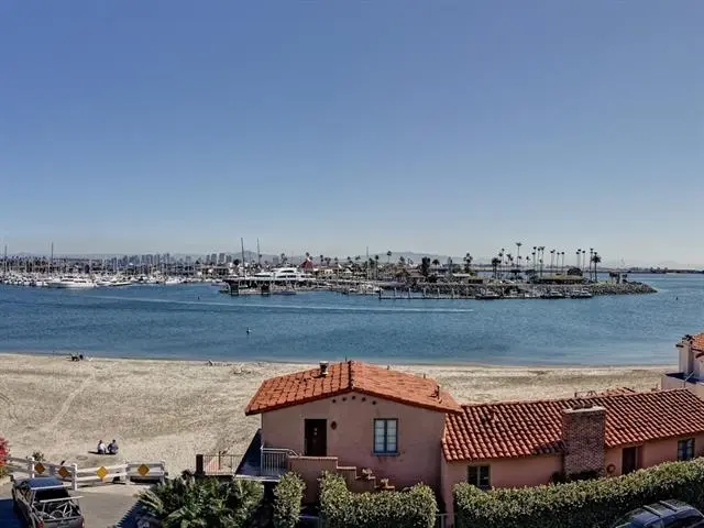 Single Family Residence for rent at 440 San Antonio Ave. 7, San Diego, CA featuring 2 beds and 2 baths
