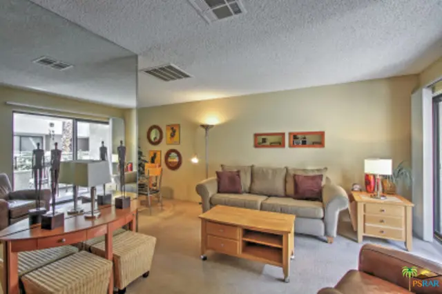 Residential Lease for rent at 470 Calle Encilia B4, Palm Springs, Riverside County, CA featuring 1 bed and 2 baths