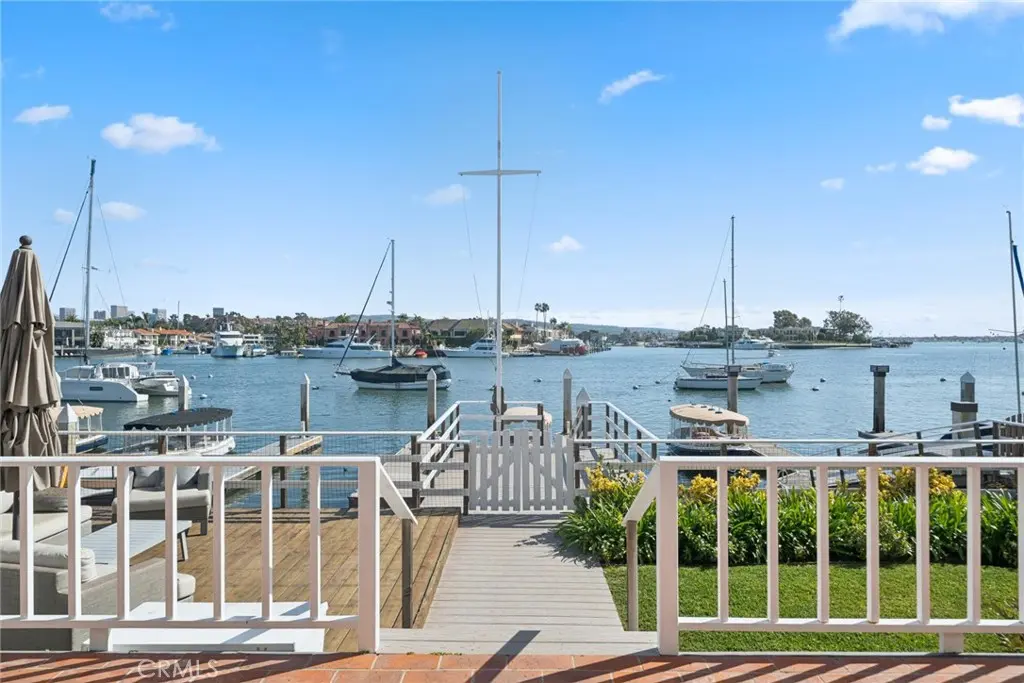 Single Family Residence for rent at 2732 Bayshore Drive, Newport Beach, CA featuring 4 beds and 4 baths