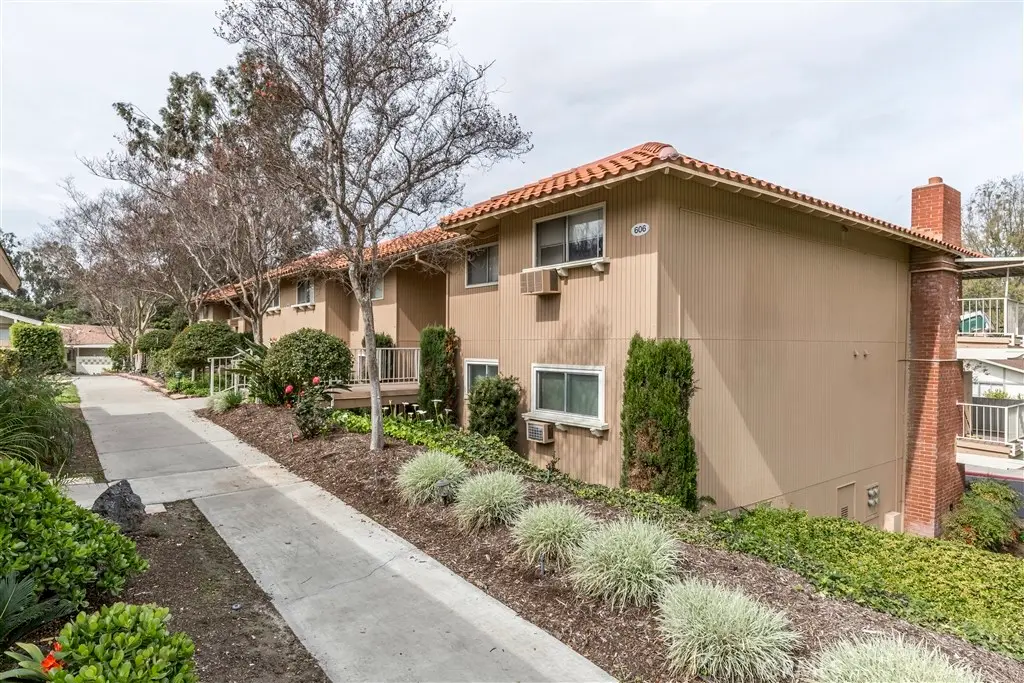 Stock Cooperative for rent at 606 AVE SEVILLA C, Laguna Woods, CA featuring 2 beds and 2 baths